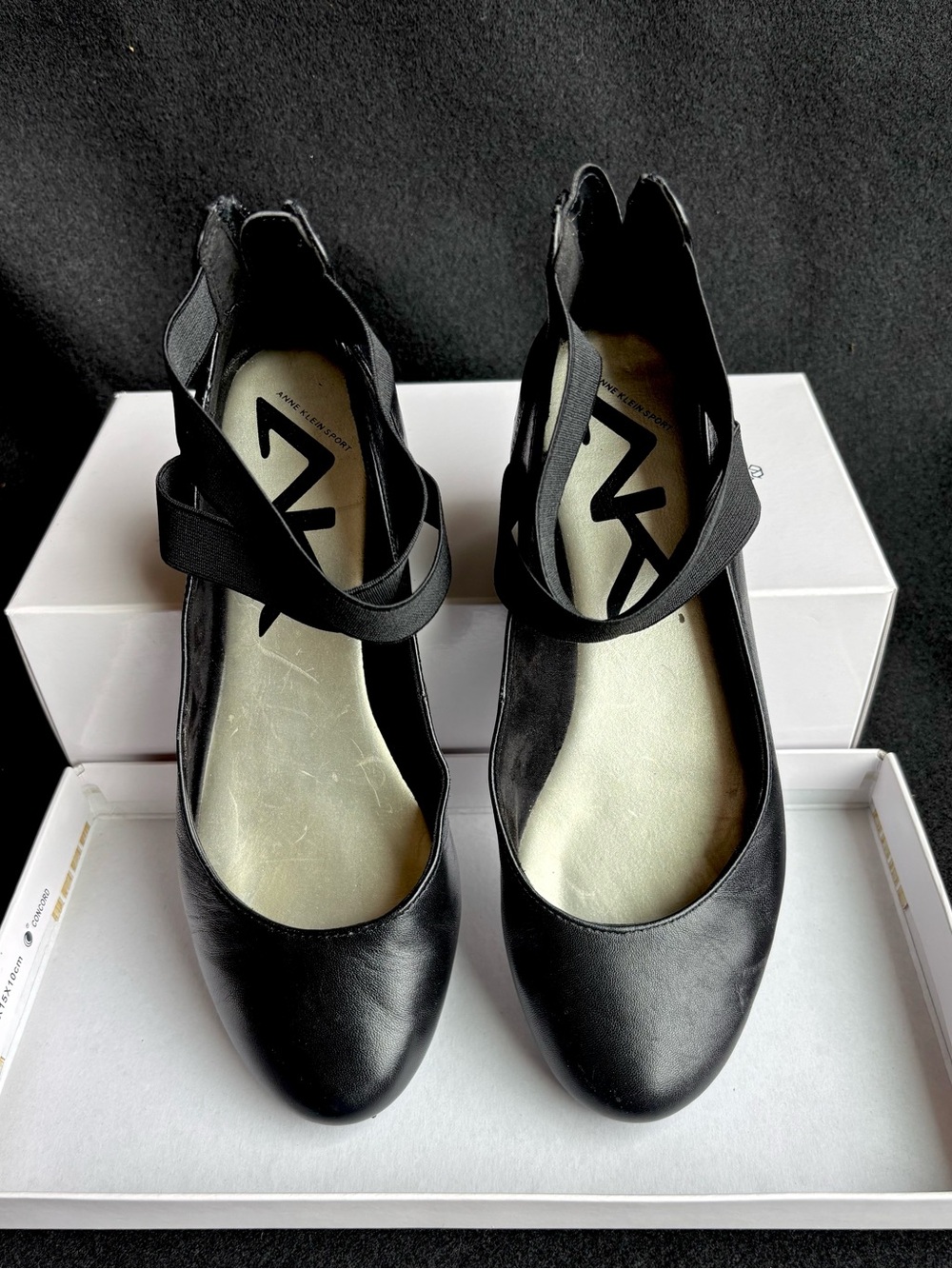 Anne Klein Women's Black Strappy Elastic Ballet Flats